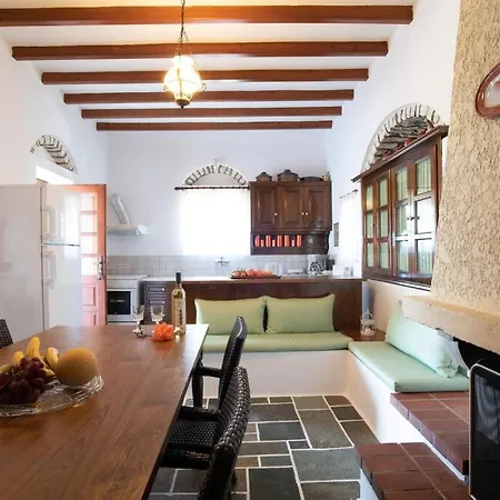 Дом отдыха Traditional Stonehouse For 4 Ppl In Paros *