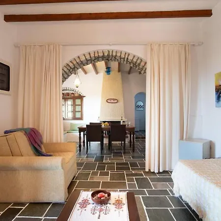 Дом отдыха Traditional Stonehouse For 4 Ppl In Paros Парос